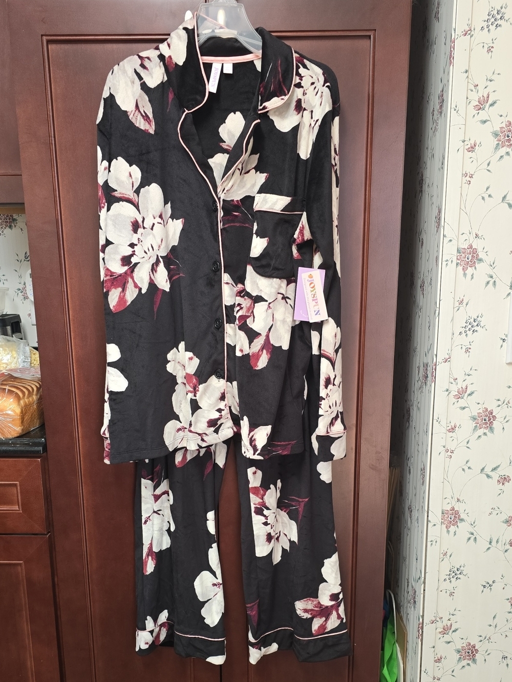 NWT Supersoft Floral Black and Cream Women's Pajama Set 2pc. Size 12/14